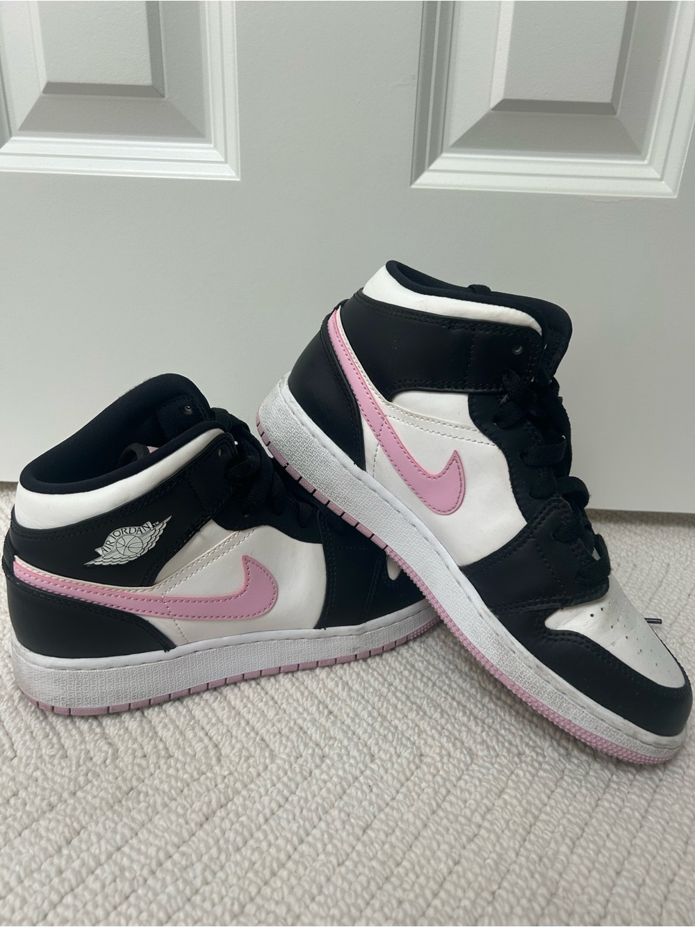 Air Jordan 1 Mid GS 'White Light Arctic Pink